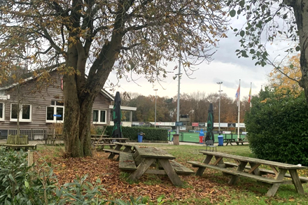 Monkey Moves BSO Kees Boekelaan (SCHC) - Een BSO midden op het sportieve terrein van SCHC, met directe toegang tot bos, velden en een speeltuintje! Bilthoven, Kees Boekelaan 1 (3723BA)